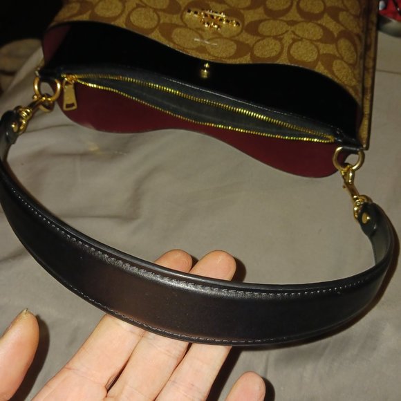 Like-New COACH Shoulder Bag - Picture 10 of 16